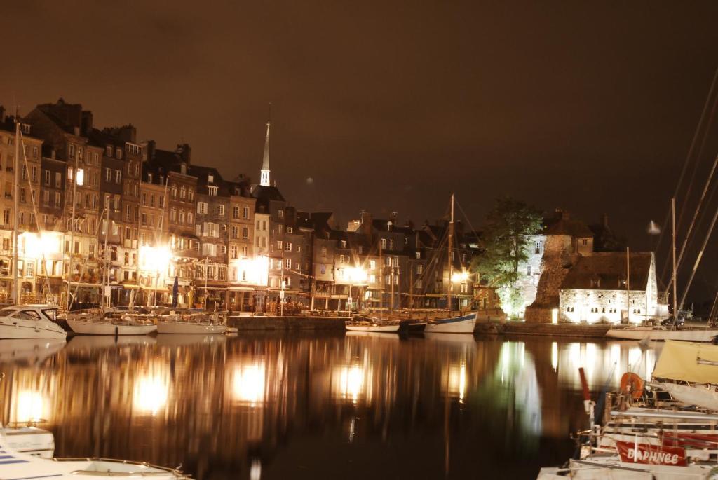 Chez Fifille Appartement Dans Honfleur Parking Prive Eksteriør bilde